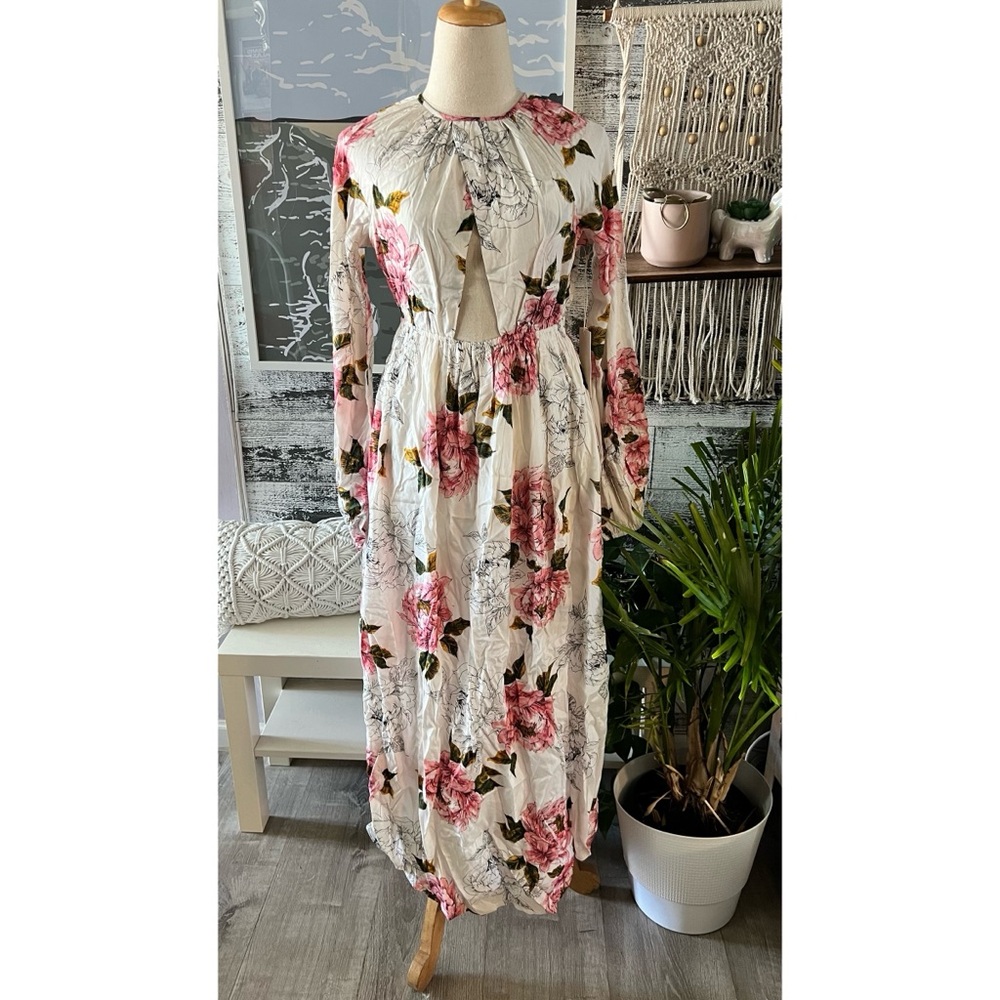 NWT Love Like Summer x Billabong Long Sleeved Floral dress with cut outs.